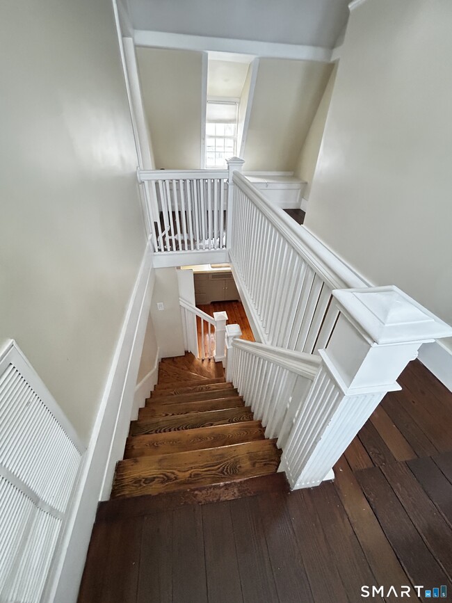 Building Photo - 157 Main St