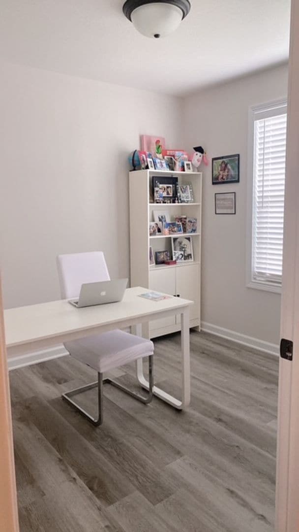 Building Photo - Beautiful Home Coming Soon!