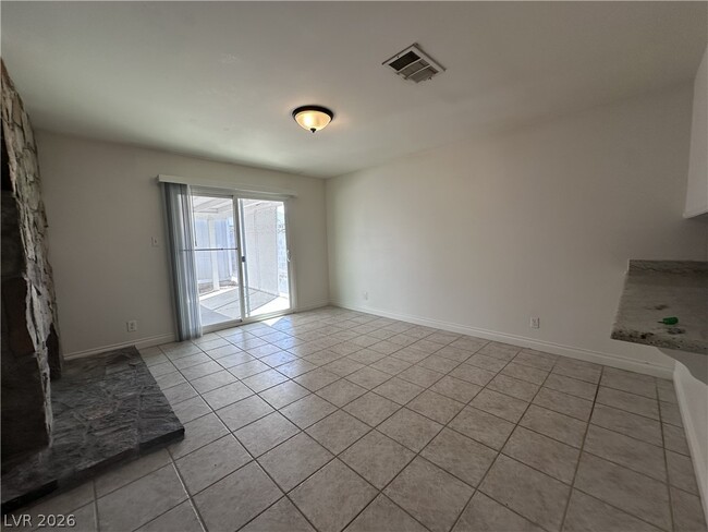 Building Photo - 7213 Roe Ct