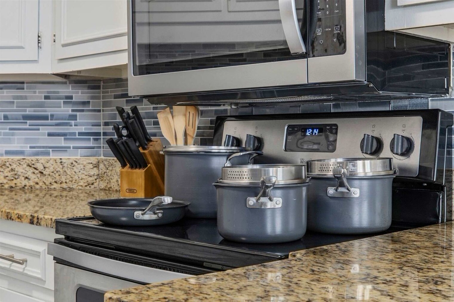 Building Photo - 2805 N Ocean Blvd