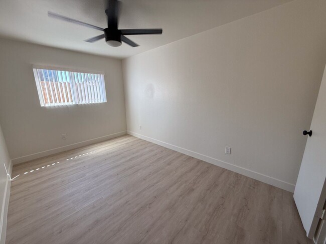 Building Photo - 2 Bdrm 1 Bath In Imperial Beach With Parki...