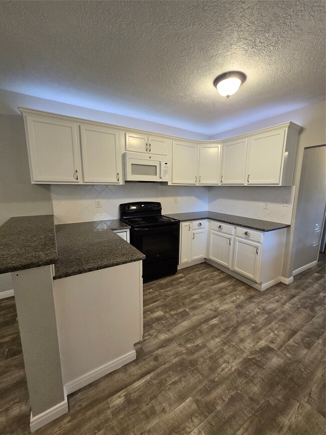 Building Photo - 511 S Roosevelt Ave