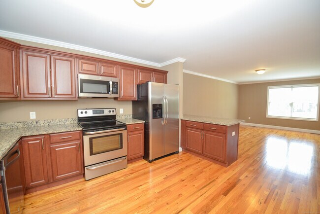 Building Photo - 339 Meadowside Rd