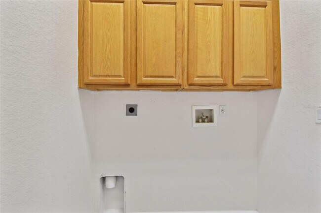 Building Photo - 13792 Long Lake Ln