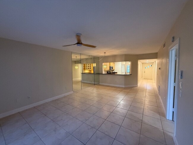 Building Photo - Lake Arrowhead 2 bedroom / 2 bath Condo