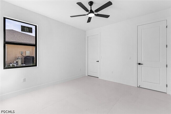 Building Photo - 417 SW 23rd Terrace