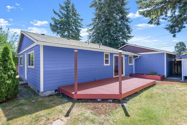Building Photo - Updated 3Bed/2Bath single story ranch