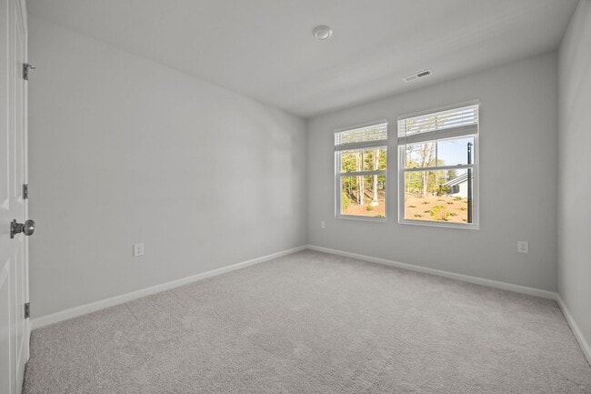 Building Photo - Charming 3 Bedroom Home located in Wake Forest