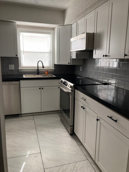 Building Photo - 1608 Willowby St