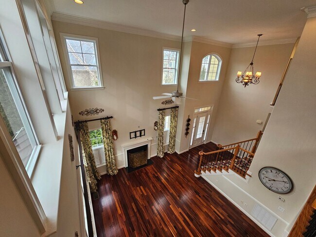 Building Photo - New Listing in Apex!