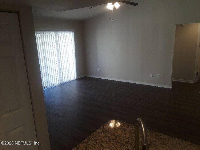 Building Photo - 1503 Challenger Ct W