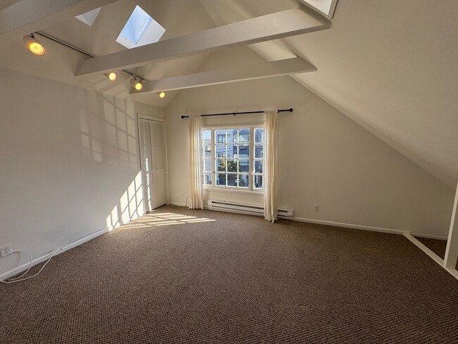 Building Photo - Beautiful Vintage Single-Family Home in San Francisco’s Mid-Richmond District