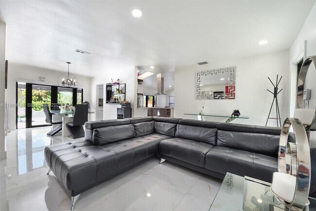 Building Photo - 8840 SW 181st Terrace