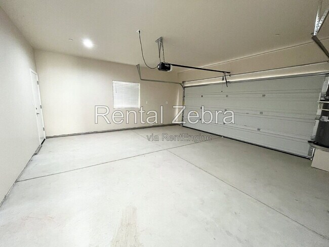 Building Photo - 1310 Playa Del Rey Dr