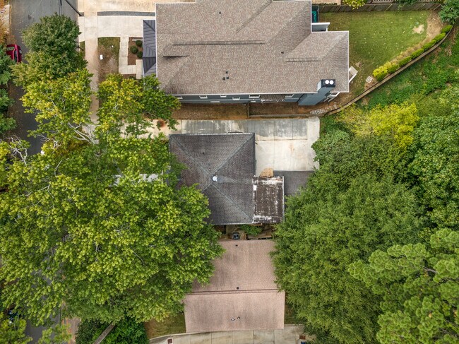 Building Photo - 746 Amsterdam Ave NE