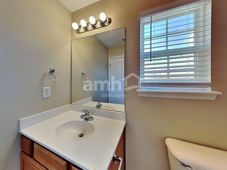 Building Photo - 3129 Skinner Dr