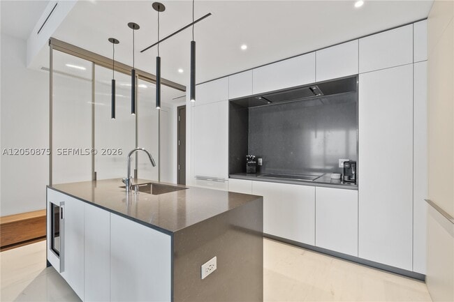 Building Photo - 300 Biscayne Blvd