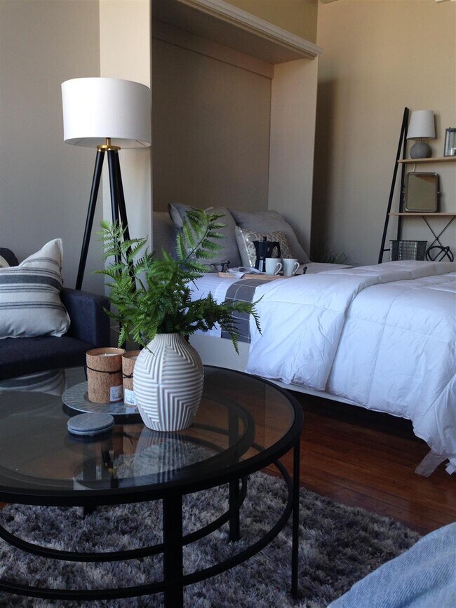 Building Photo - 5 S Center St