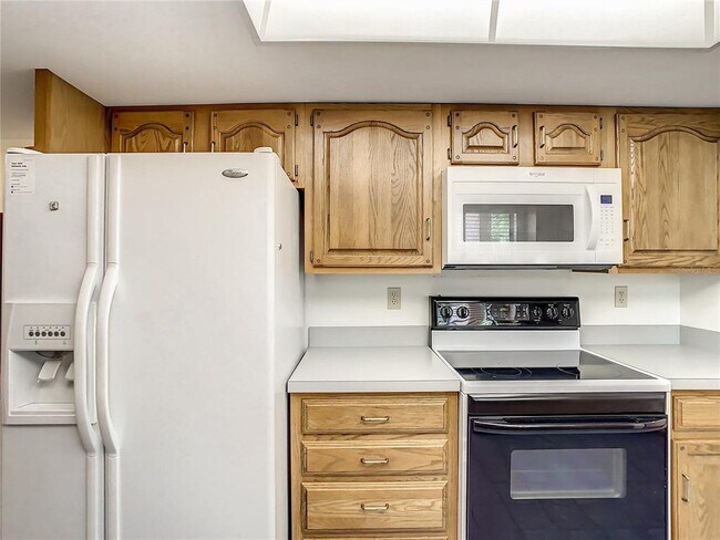 Building Photo - 1158 Carmel Cir