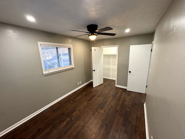 Building Photo - 908 S Crutcher Ave