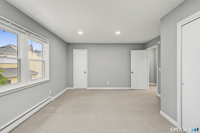 Building Photo - 151 Seaside Ave