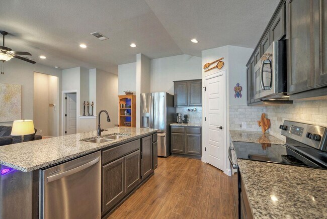 Building Photo - 21707 Crystal Way