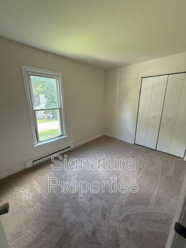 Building Photo - 5054 Glen Tara Dr