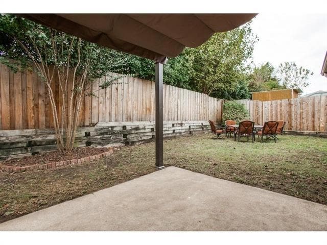 Building Photo - 1409 Meadowbrook Dr