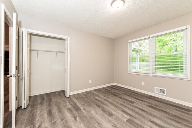 Building Photo - 709 Cloudland Ct