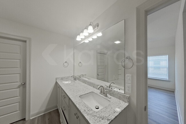 Building Photo - 17623 Carlisle Ave