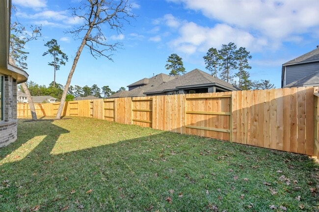 Building Photo - 307 Highland Bayou Dr