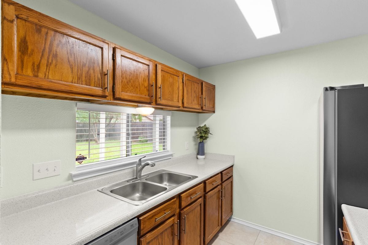 Building Photo - 13638 Princes Knoll