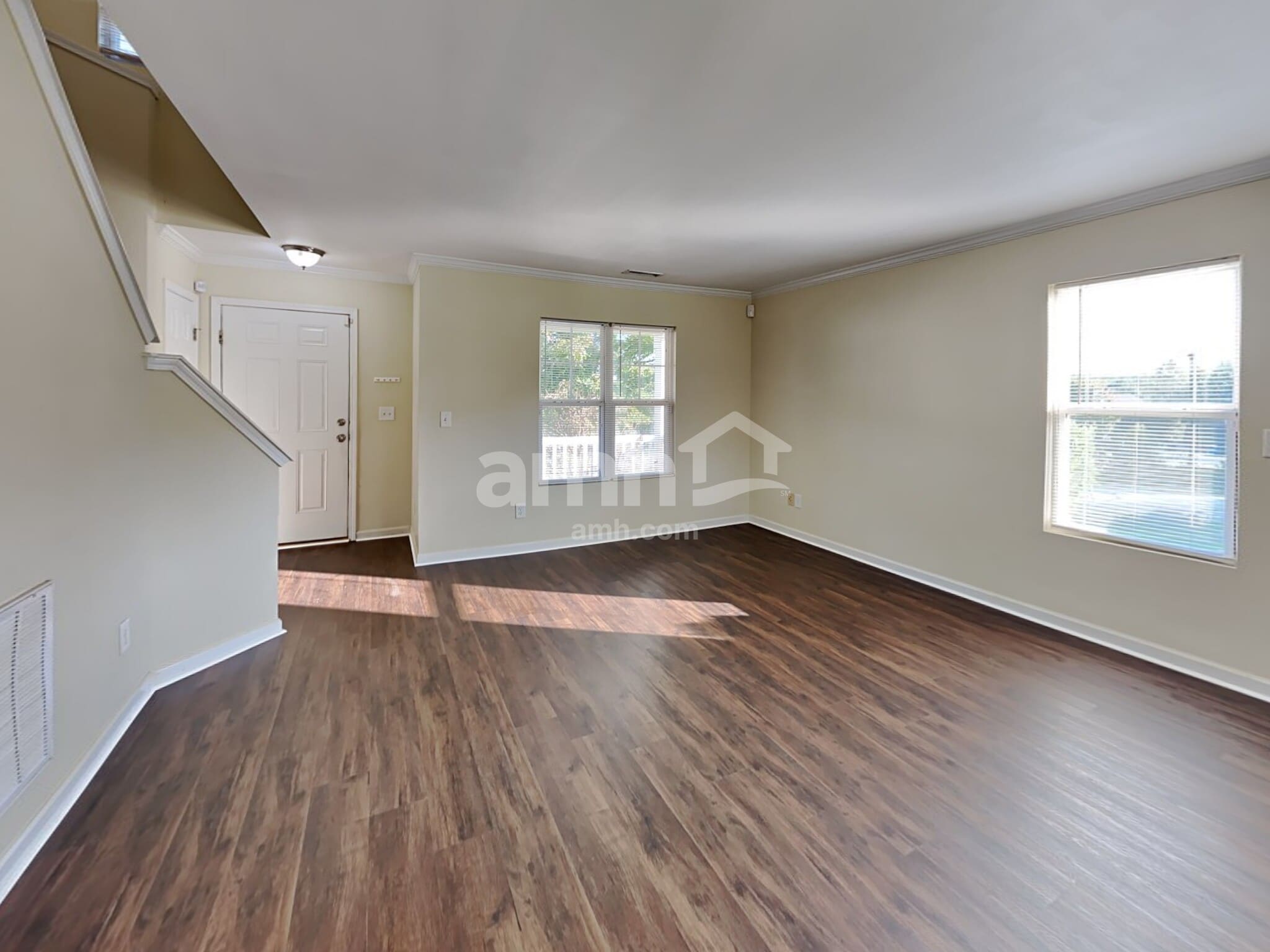 Building Photo - 226 Woodcreek Ln