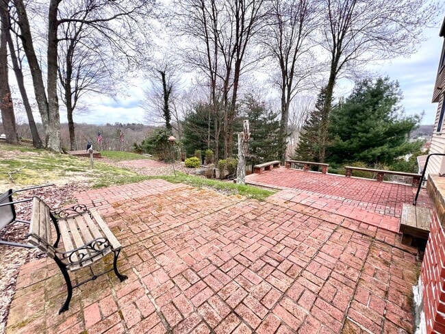 Building Photo - Beautiful Home - 3 Bedroom 2.5 Bathroom - ...