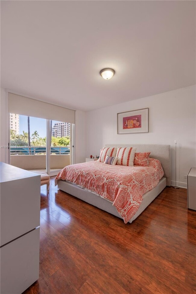 Building Photo - 888 Brickell Key Dr