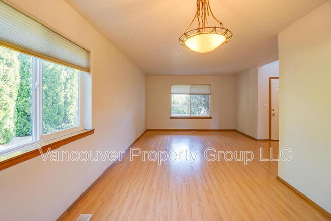 Building Photo - 6416 NE 163rd Ave