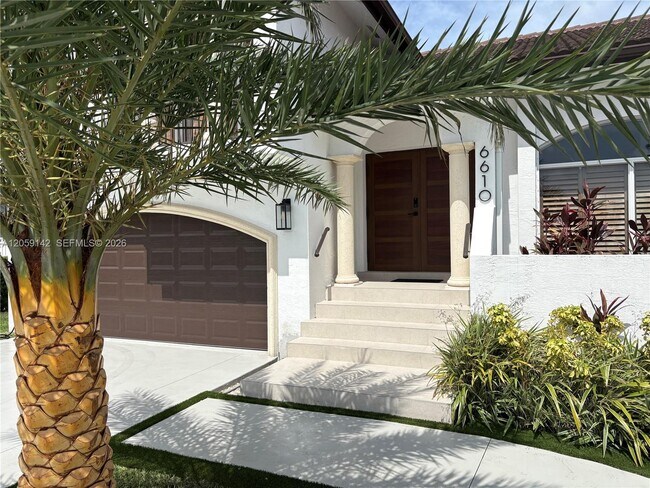 Building Photo - 6610 SW 104th Ct