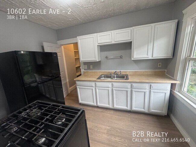 Building Photo - 10602 Earle Ave