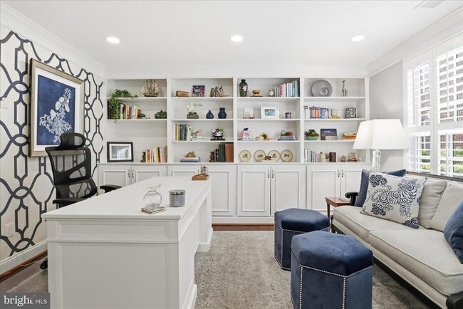 Building Photo - 308 S Fayette St