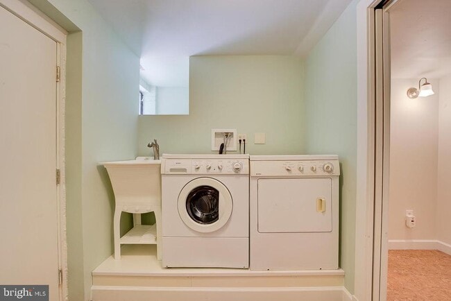 Building Photo - 6717 44th Ave