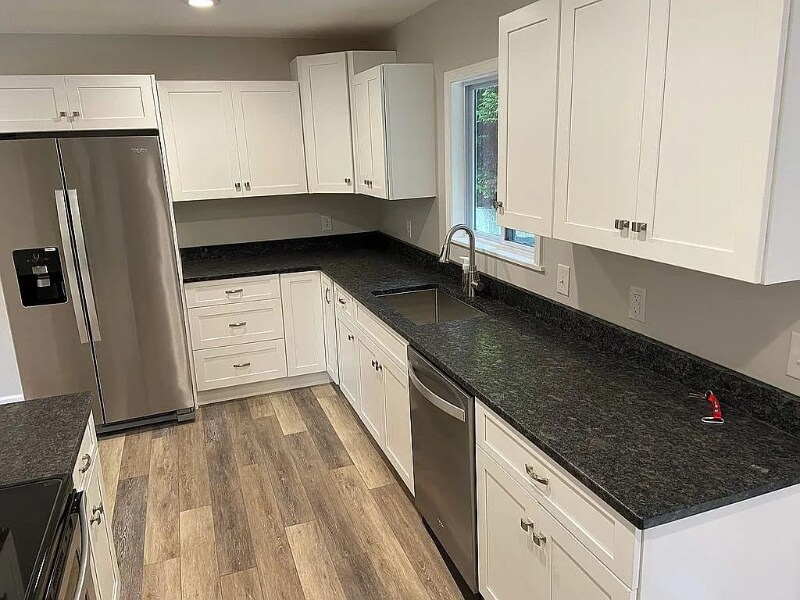 Building Photo - 107 Pebblebrook St