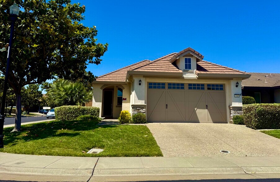 2 br. 2 ba. senior living home at Del Webb - 7519 Abbey Cir
