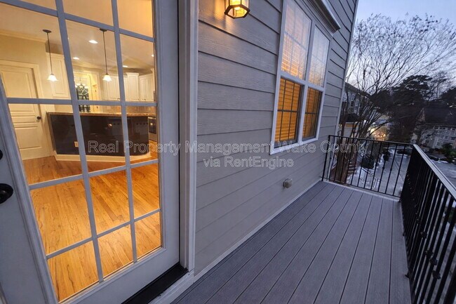 Building Photo - 441 Heritage Village Ln