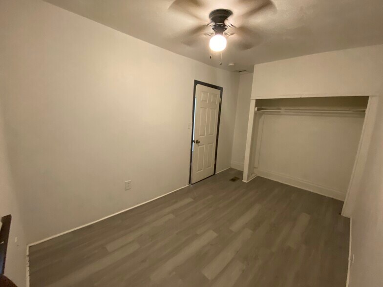 Building Photo - 901 Chartiers Ave