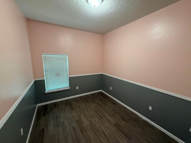 Building Photo - 7071 Deer Lodge Cir