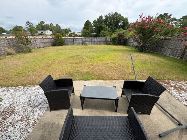 Building Photo - 3bd/2.5ba home with flexible Lease Length