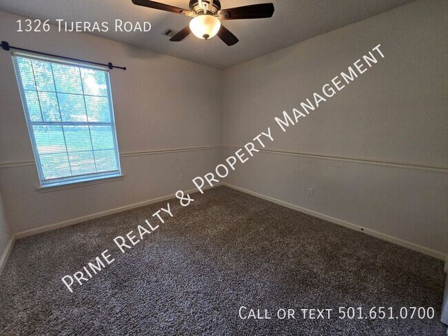 Building Photo - 1326 Tijeras Rd