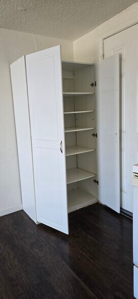 Building Photo - 212 S 93rd Ave