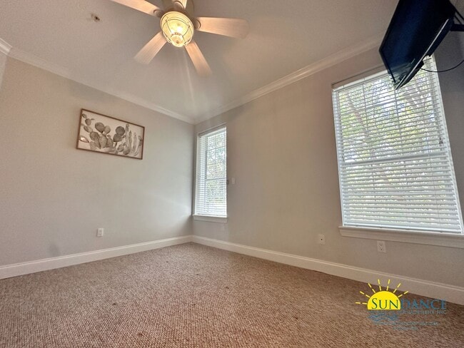 Building Photo - Beautiful Partially Furnished Condo in Downtown Fort Walton Beach!