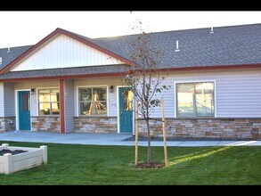 Building Photo - 1531 Tranquil Ln
